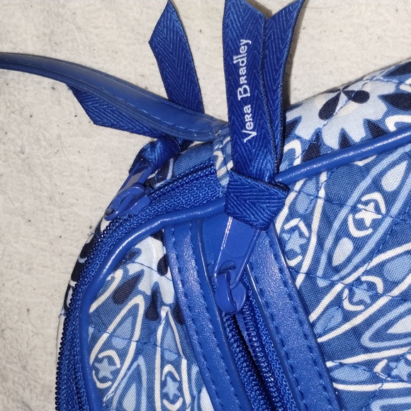 Vera Bradley blue floral cross body bag - Picture 2 of 10